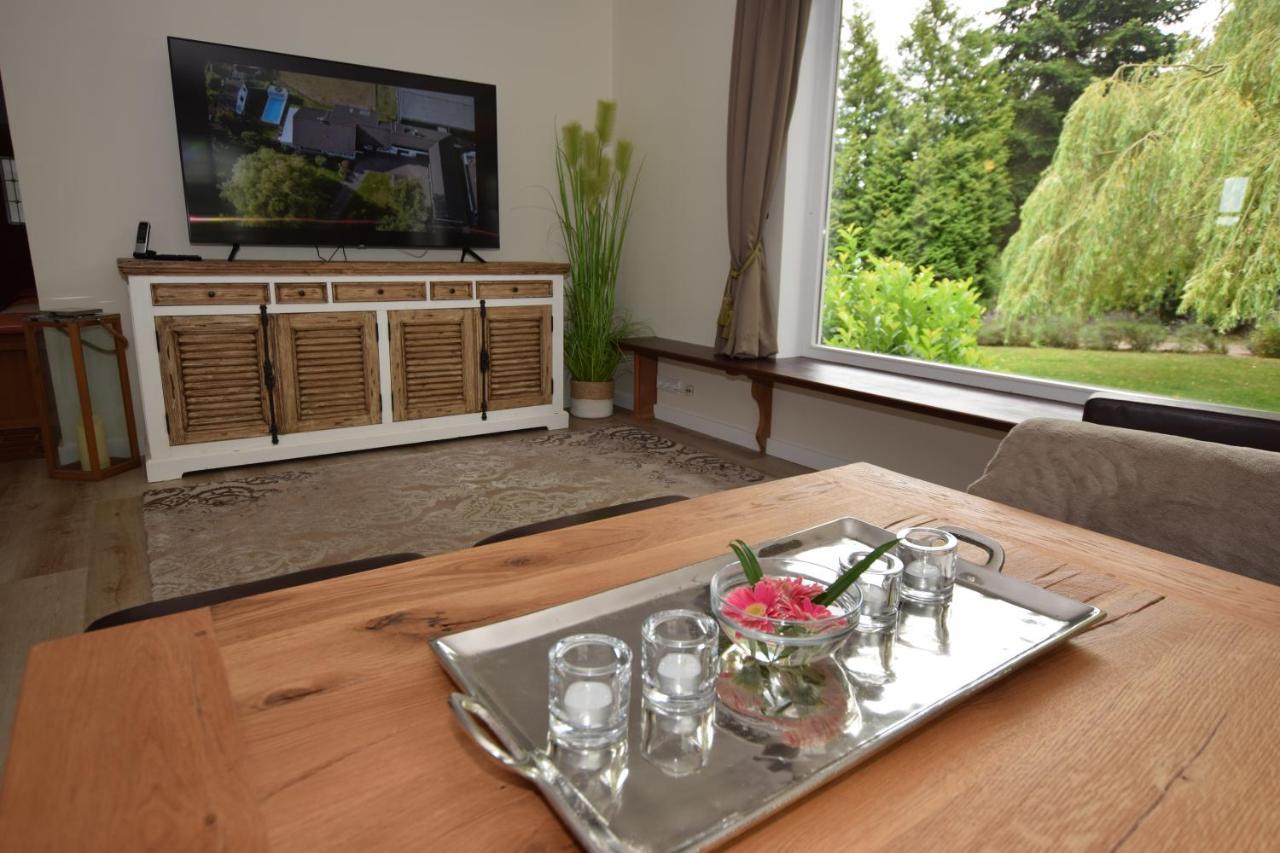 Landhaus Hideaway Mit Aussenpool, Sauna Und Kamin Bosau 外观 照片