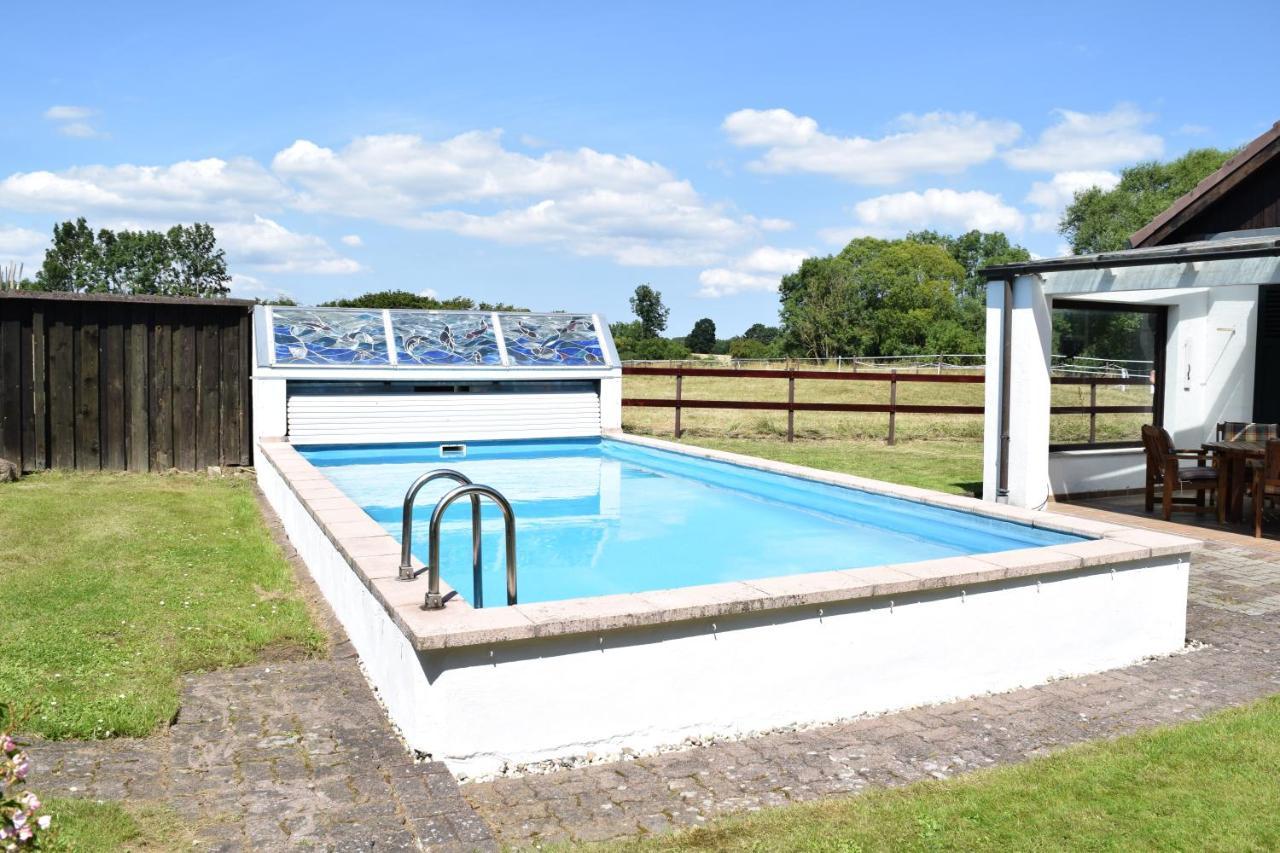Landhaus Hideaway Mit Aussenpool, Sauna Und Kamin Bosau 外观 照片