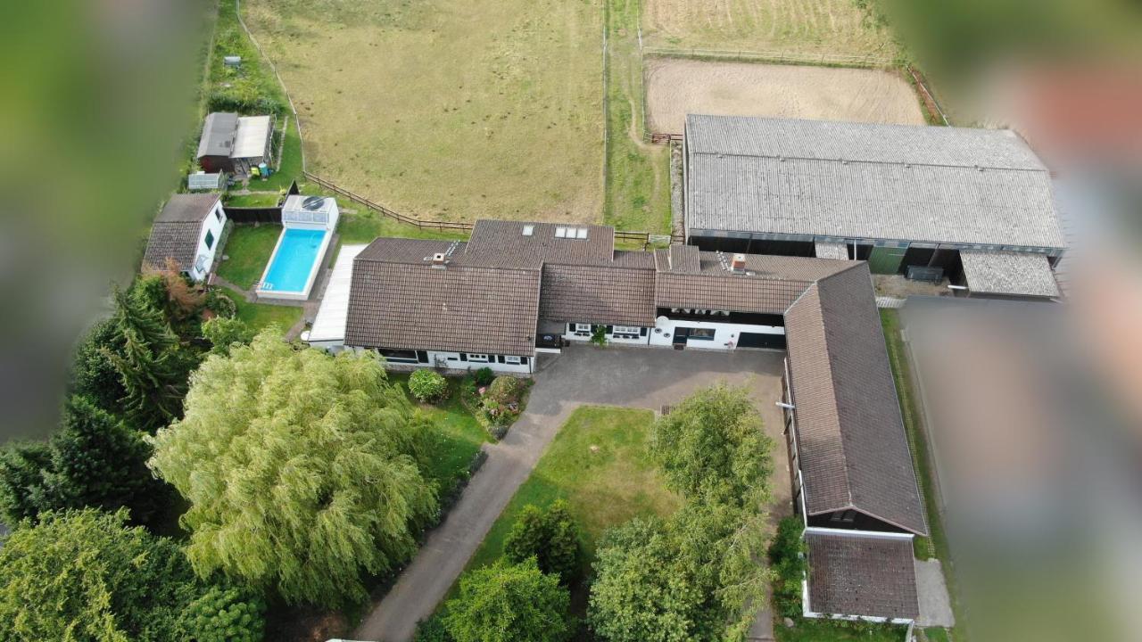 Landhaus Hideaway Mit Aussenpool, Sauna Und Kamin Bosau 外观 照片