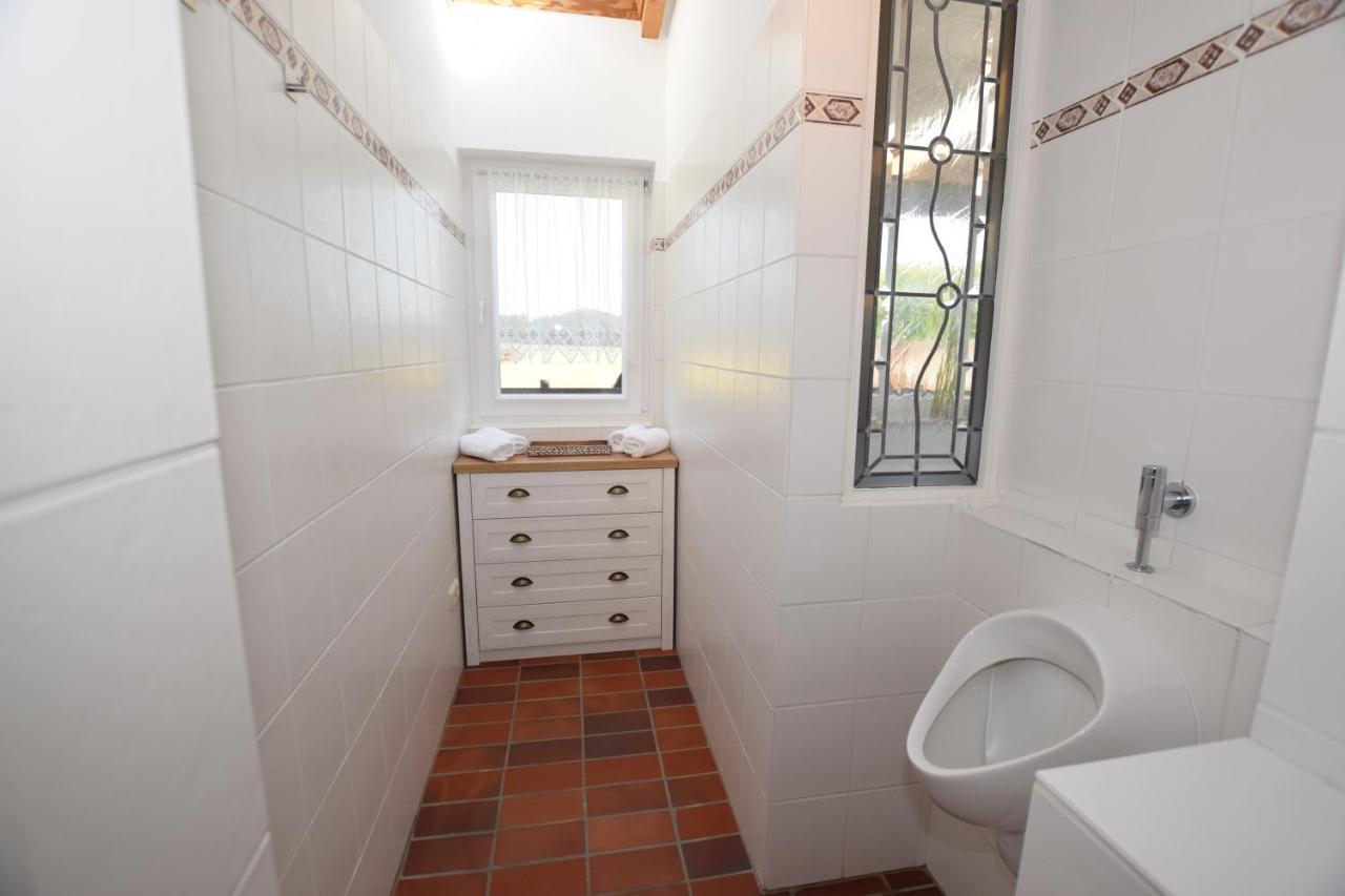 Landhaus Hideaway Mit Aussenpool, Sauna Und Kamin Bosau 外观 照片
