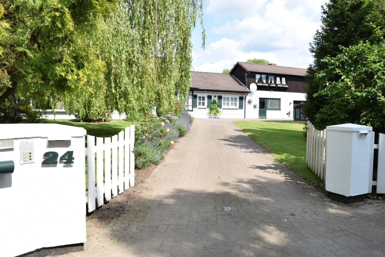 Landhaus Hideaway Mit Aussenpool, Sauna Und Kamin Bosau 外观 照片