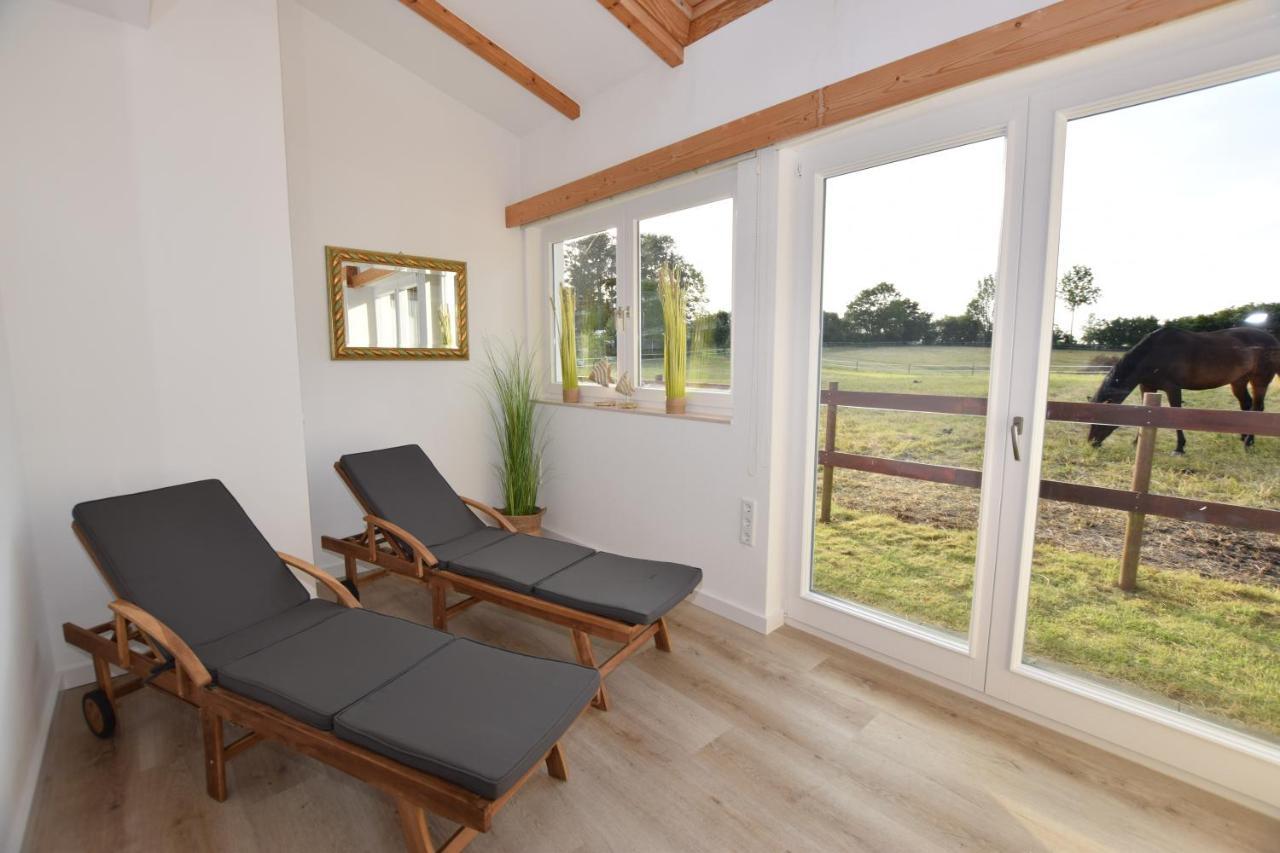 Landhaus Hideaway Mit Aussenpool, Sauna Und Kamin Bosau 外观 照片