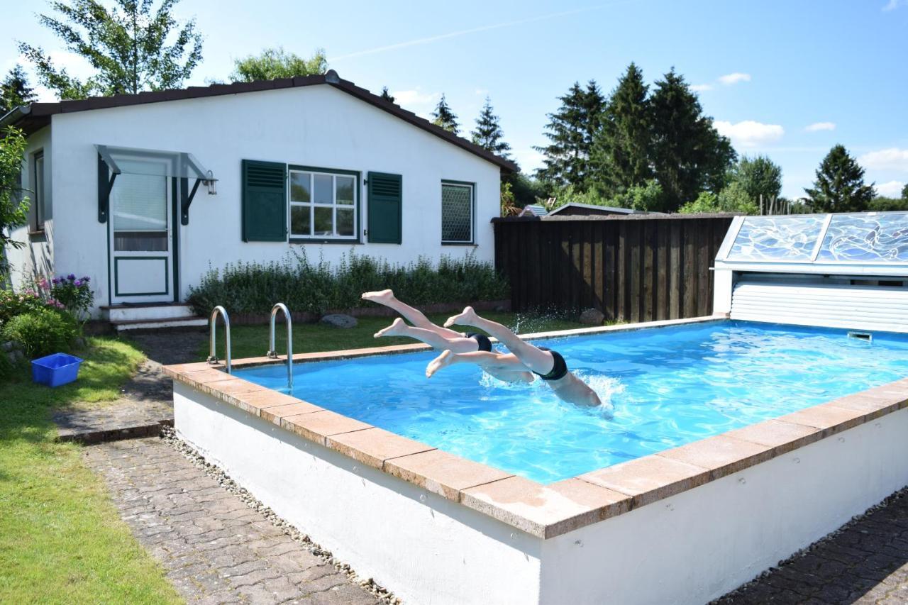 Landhaus Hideaway Mit Aussenpool, Sauna Und Kamin Bosau 外观 照片